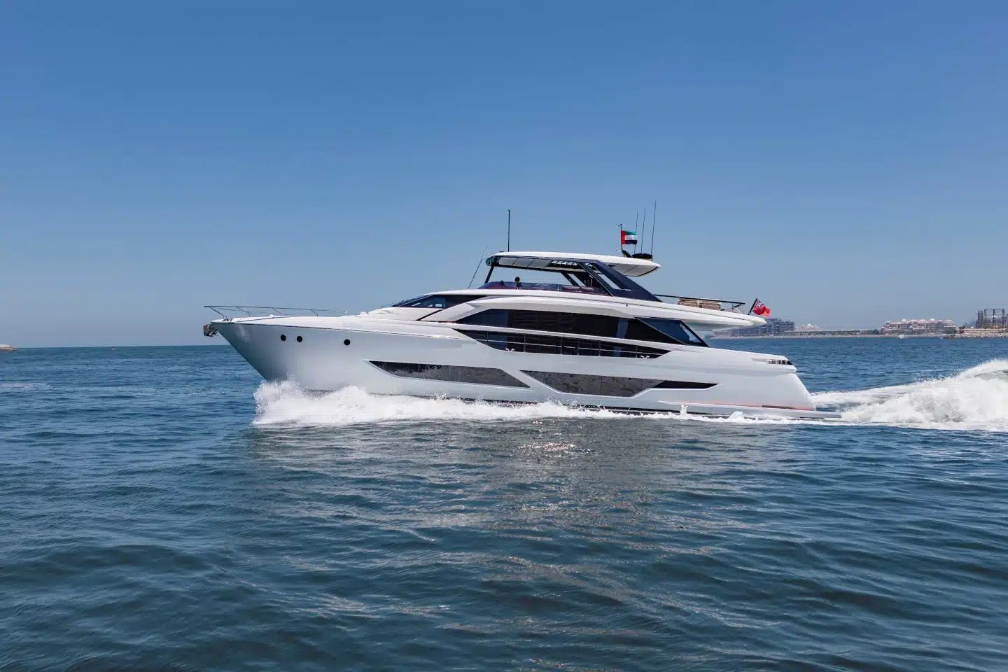 Ferretti 860